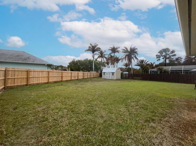 5864 NW Hann Drive, Port St Lucie, FL 34986