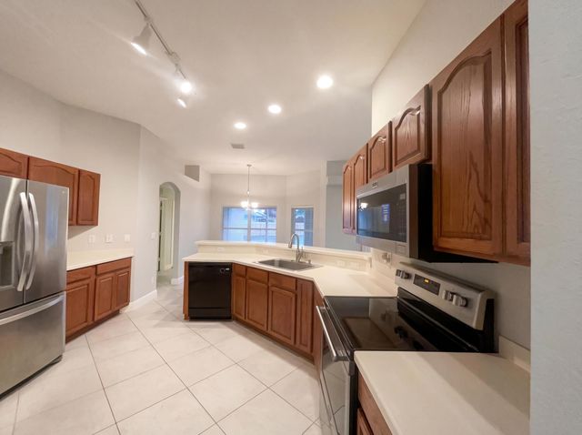 5864 NW Hann Drive, Port St Lucie, FL 34986