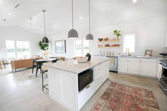 4 Shilo CIR, Wimberley, TX 78676