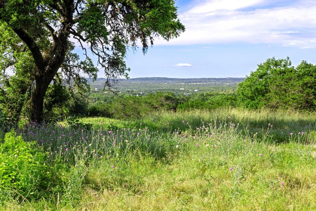 4 Shilo CIR, Wimberley, TX 78676