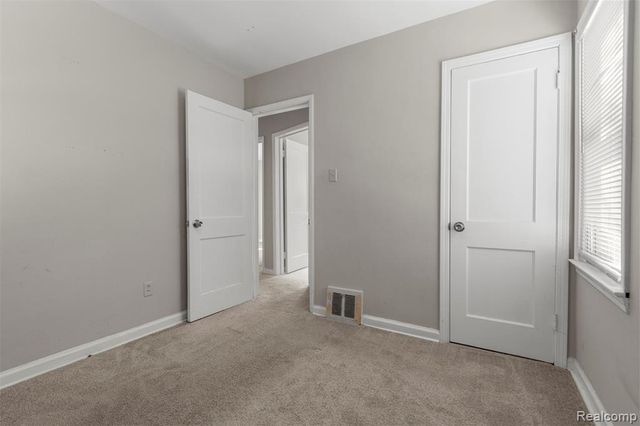7521 N Silvery Lane, Dearborn Heights, MI 48127