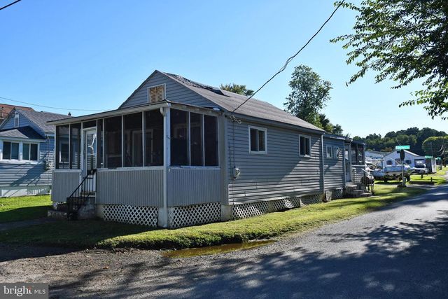 2 GLENWOOD ST, Earleville, MD 21919