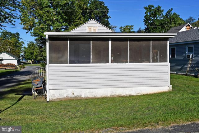 2 GLENWOOD ST, Earleville, MD 21919