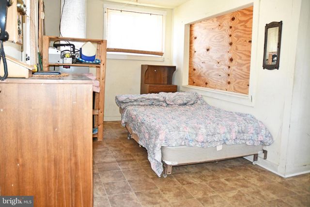 2 GLENWOOD ST, Earleville, MD 21919