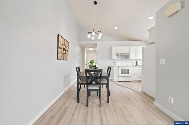 1475 Orchardview Dr NW, Salem, OR 97304