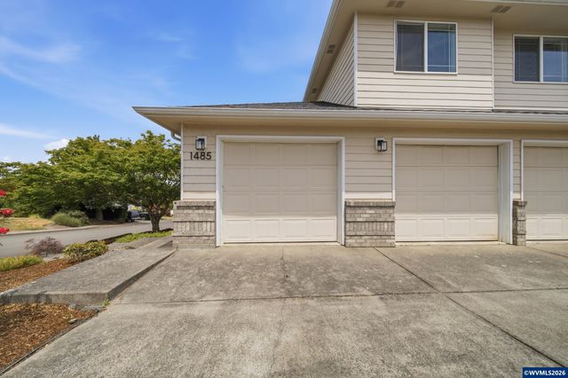 1475 Orchardview Dr NW, Salem, OR 97304