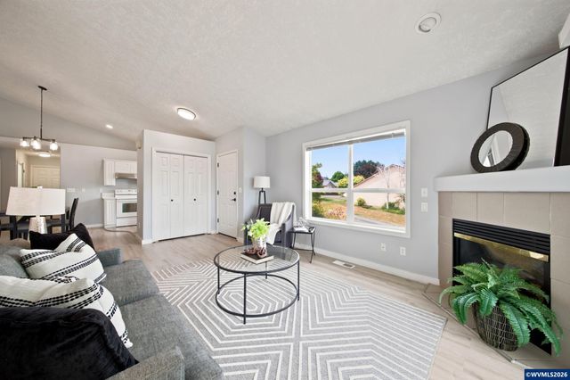 1475 Orchardview Dr NW, Salem, OR 97304