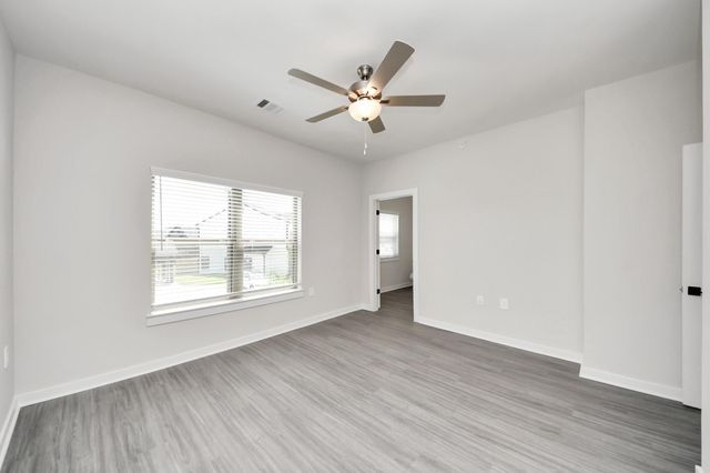 7711 Longmire Road 101, Conroe, TX 77304