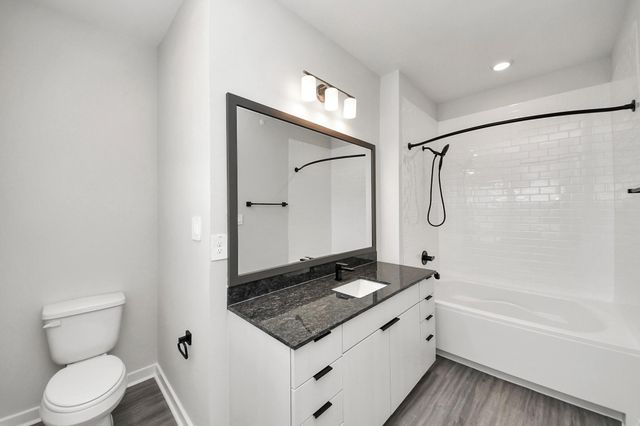 7711 Longmire Road 101, Conroe, TX 77304