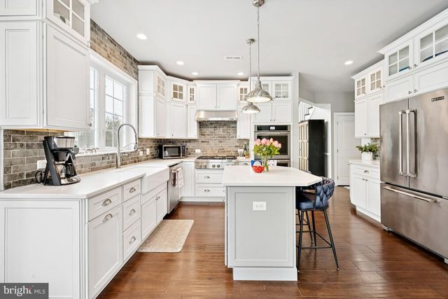 625 TOURNAMENT DR, Moorestown, NJ 08057