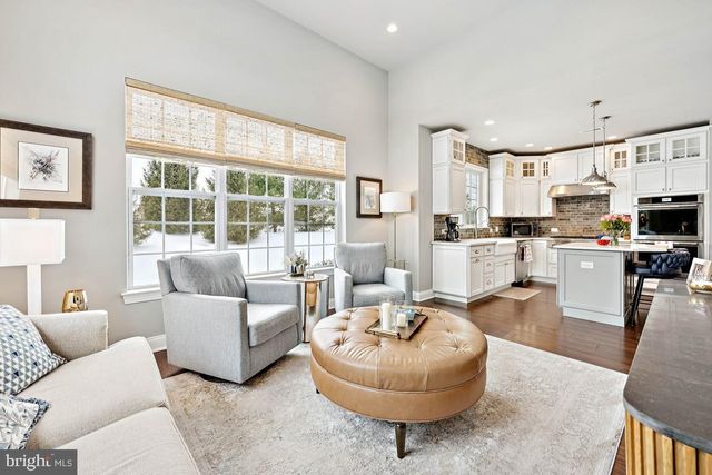 625 TOURNAMENT DR, Moorestown, NJ 08057