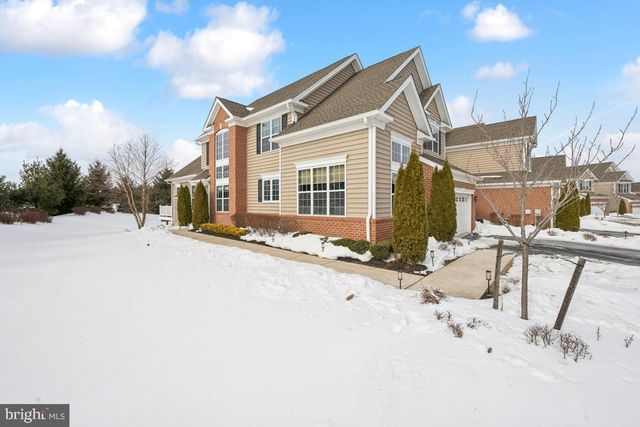 625 TOURNAMENT DR, Moorestown, NJ 08057