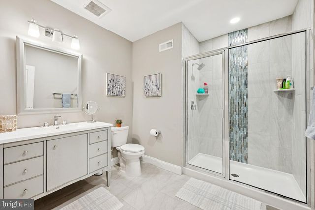 625 TOURNAMENT DR, Moorestown, NJ 08057