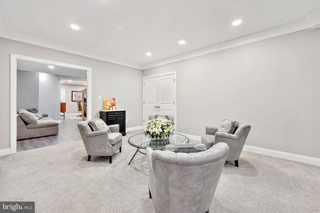 625 TOURNAMENT DR, Moorestown, NJ 08057