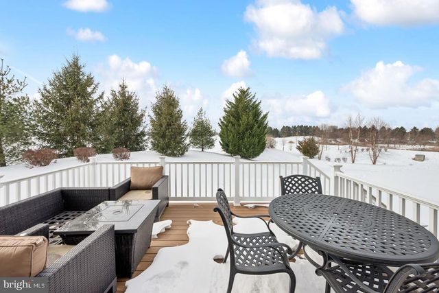 625 TOURNAMENT DR, Moorestown, NJ 08057