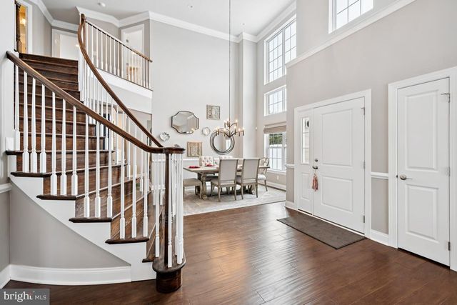 625 TOURNAMENT DR, Moorestown, NJ 08057