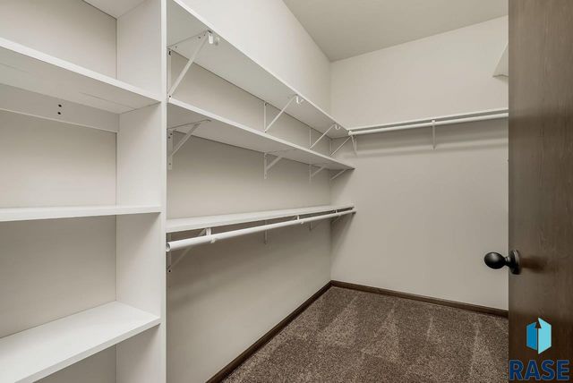 719 E 73rd St Street, Sioux Falls, SD 57108