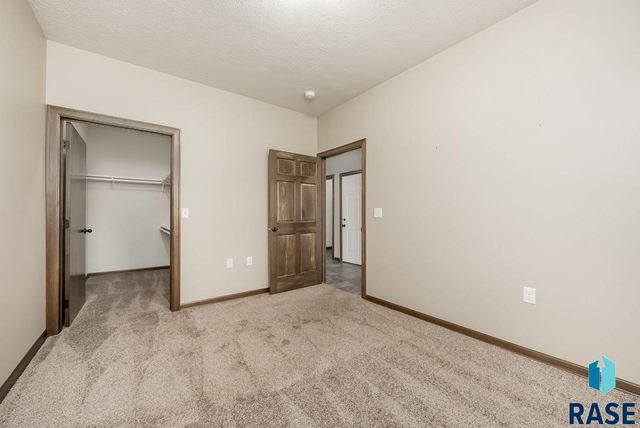 719 E 73rd St Street, Sioux Falls, SD 57108