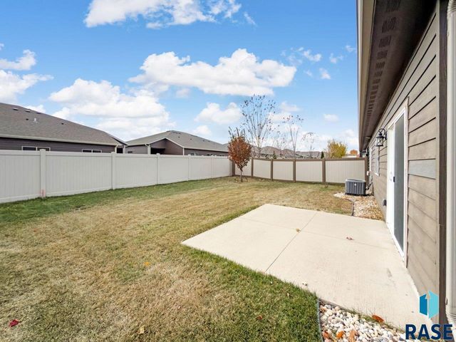 719 E 73rd St Street, Sioux Falls, SD 57108