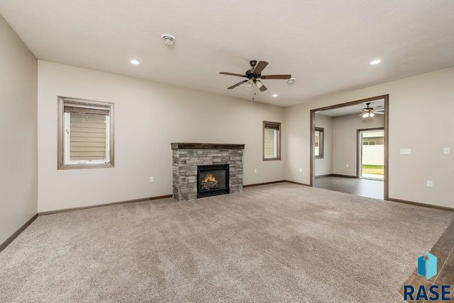 719 E 73rd St Street, Sioux Falls, SD 57108