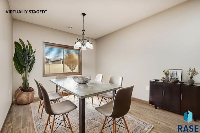 719 E 73rd St Street, Sioux Falls, SD 57108