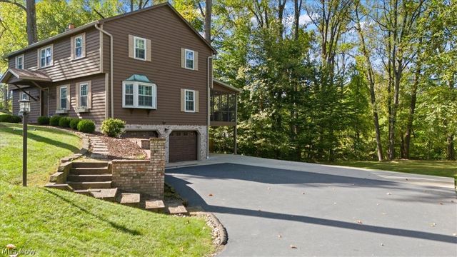 37 Meadowcrest Drive, Parkersburg, WV 26104