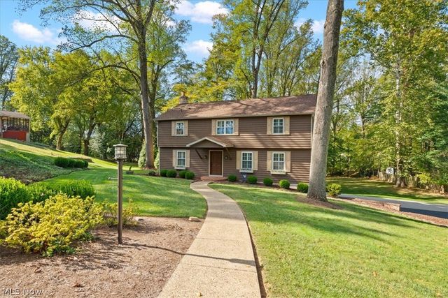 37 Meadowcrest Drive, Parkersburg, WV 26104