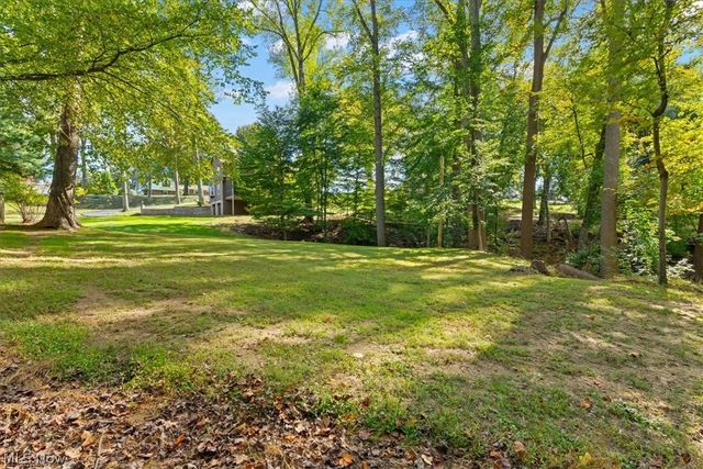 37 Meadowcrest Drive, Parkersburg, WV 26104
