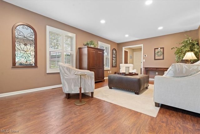 37 Meadowcrest Drive, Parkersburg, WV 26104