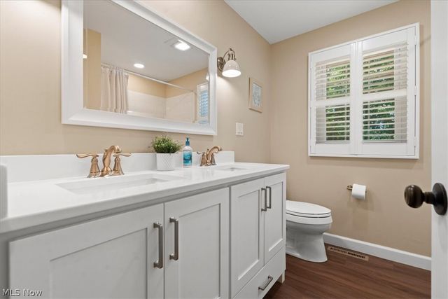 37 Meadowcrest Drive, Parkersburg, WV 26104