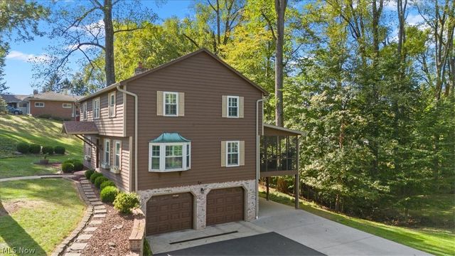 37 Meadowcrest Drive, Parkersburg, WV 26104
