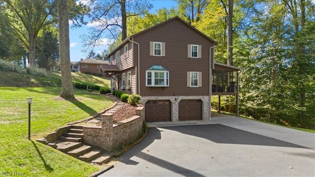 37 Meadowcrest Drive, Parkersburg, WV 26104