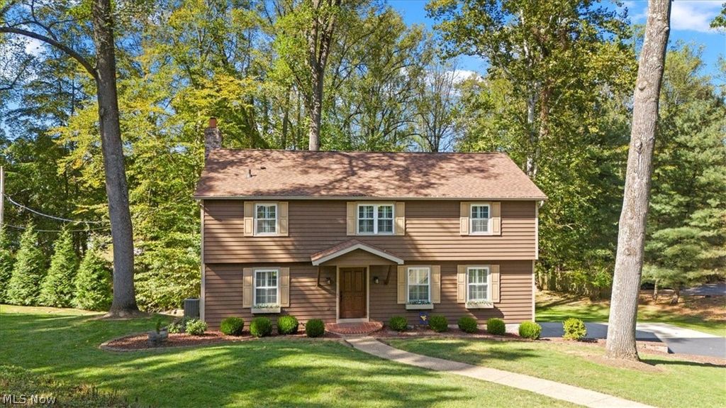 37 Meadowcrest Drive, Parkersburg, WV 26104