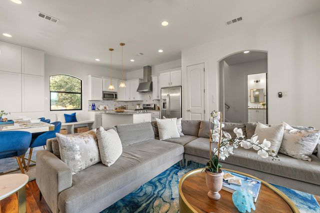13803 Lakeview DR, Austin, TX 78732