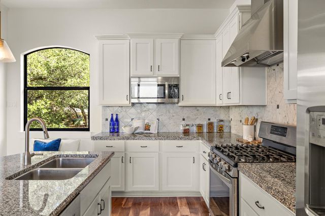 13803 Lakeview DR, Austin, TX 78732