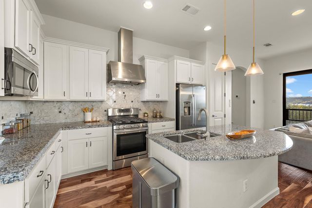 13803 Lakeview DR, Austin, TX 78732