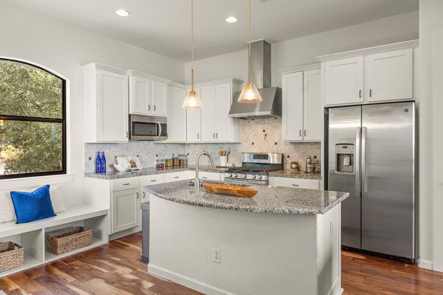 13803 Lakeview DR, Austin, TX 78732