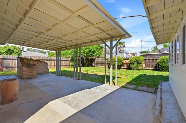 3743 N Fresno Street, Fresno, CA 93726