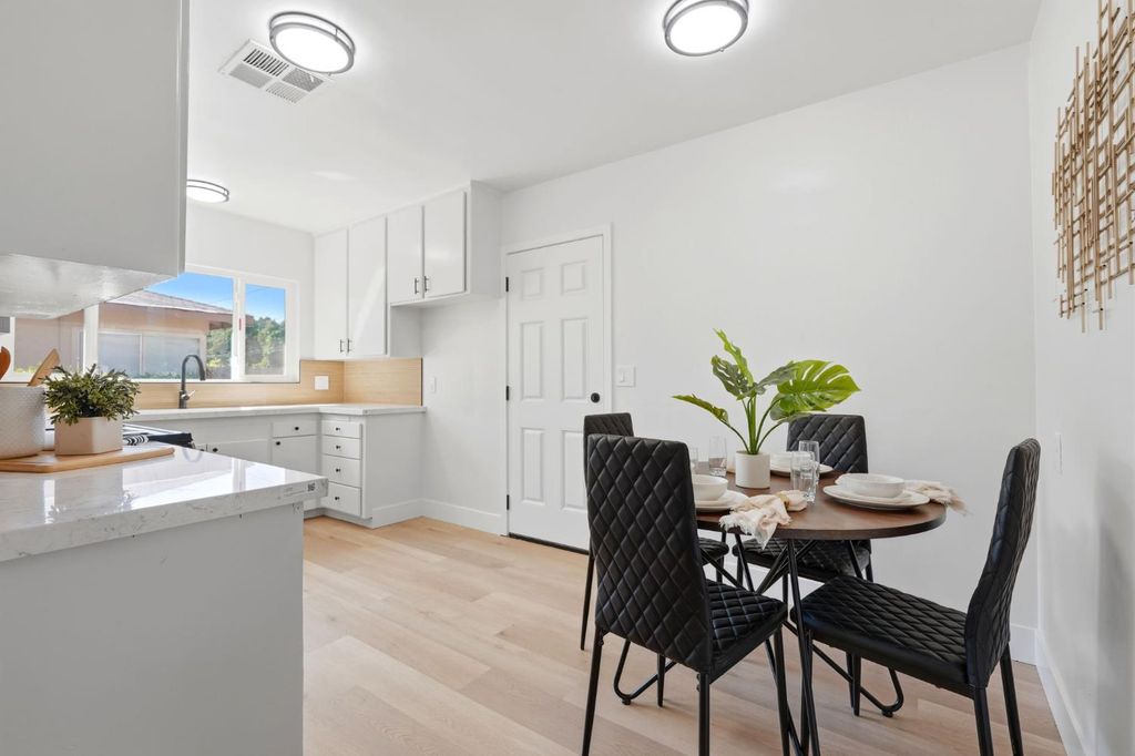 Image 15 of property listing at 3743 N Fresno Street, Fresno, CA 93726