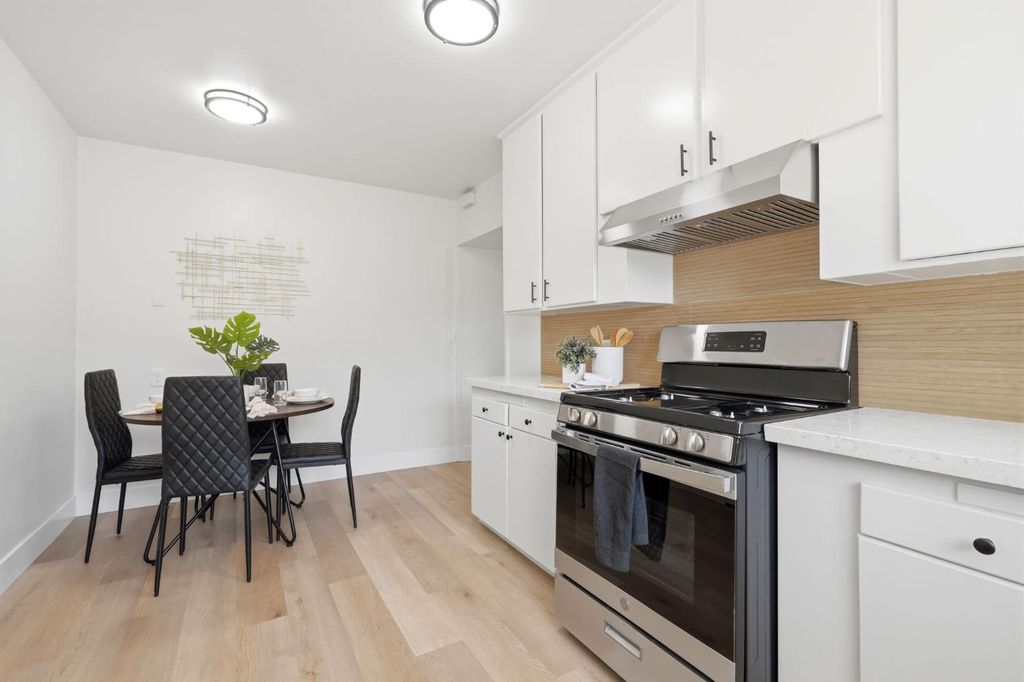 Image 20 of property listing at 3743 N Fresno Street, Fresno, CA 93726