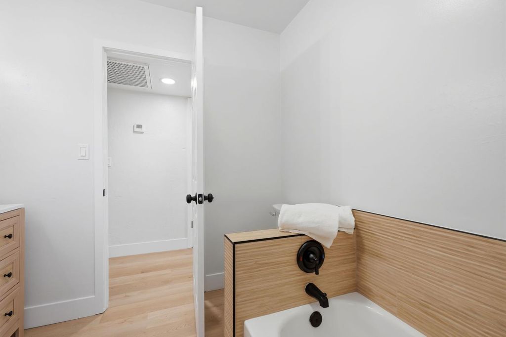 Image 25 of property listing at 3743 N Fresno Street, Fresno, CA 93726