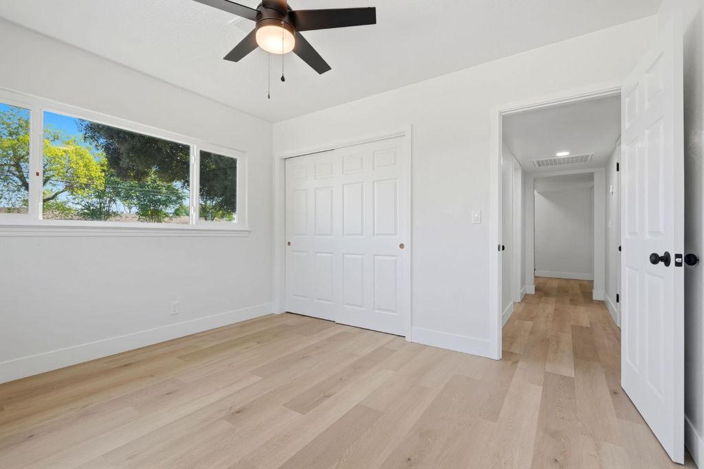 Image 28 of property listing at 3743 N Fresno Street, Fresno, CA 93726