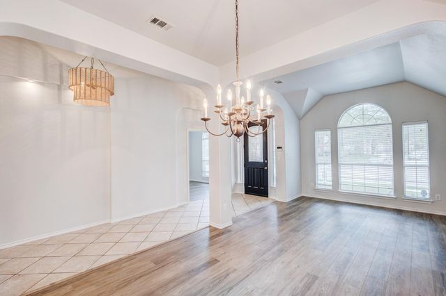 512 Wentworth Drive, Mckinney, TX 75072