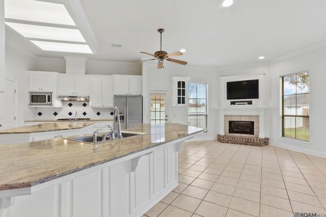 37237 Lakeshore Ave, Prairieville, LA 70769