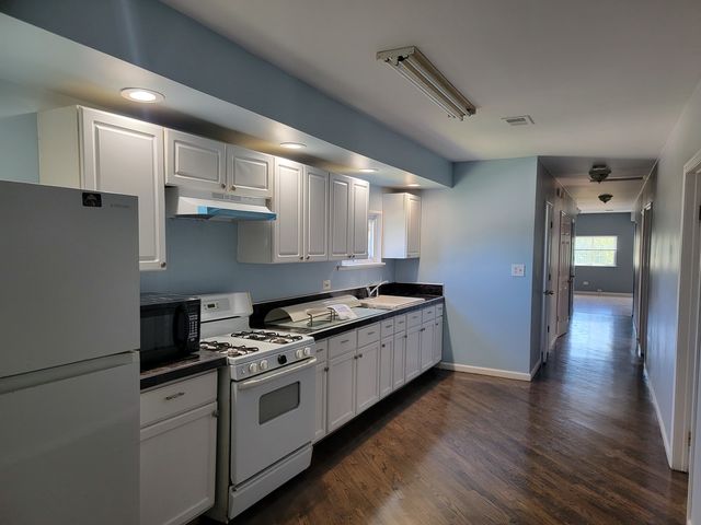 14802 Cooper Avenue, Harvey, IL 60426