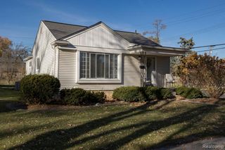 232 S Manitou Avenue, Clawson, MI 48017