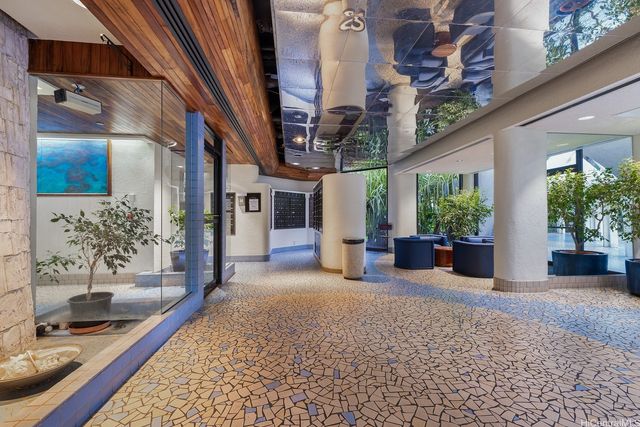 300 Wai Nani Way I1006, Honolulu, HI 96815