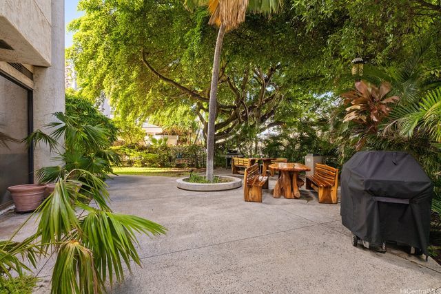 300 Wai Nani Way I1006, Honolulu, HI 96815