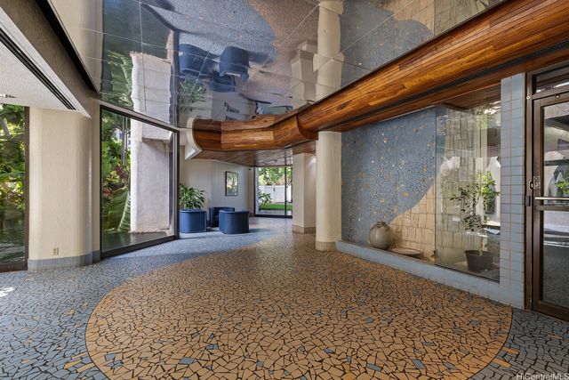 300 Wai Nani Way I1006, Honolulu, HI 96815