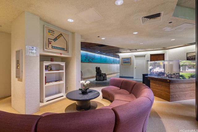 300 Wai Nani Way I1006, Honolulu, HI 96815